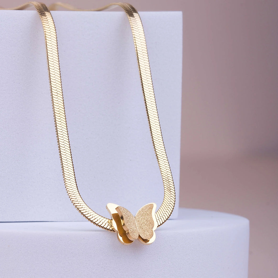 Elegant Gold Butterfly Necklace-Timeless Beauty