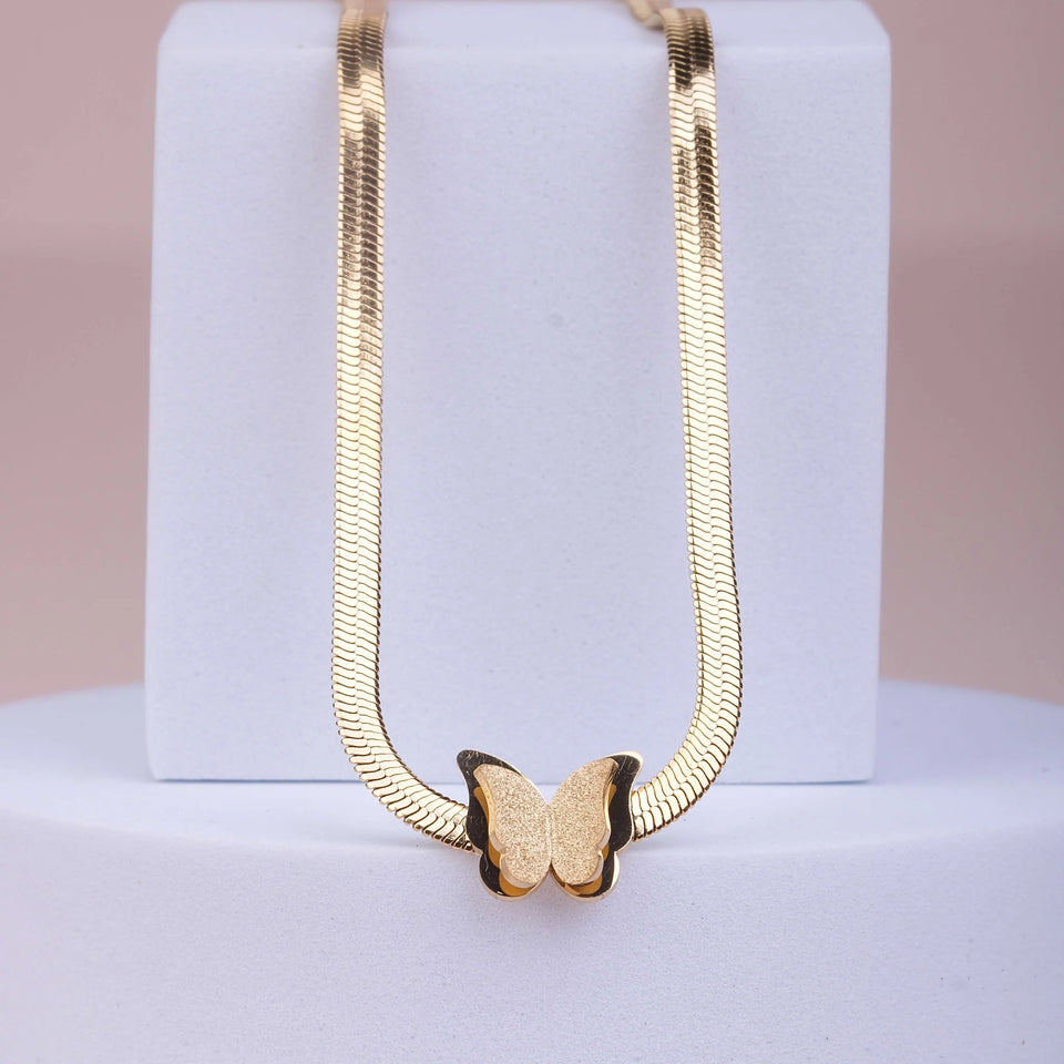 Elegant Gold Butterfly Necklace-Timeless Beauty