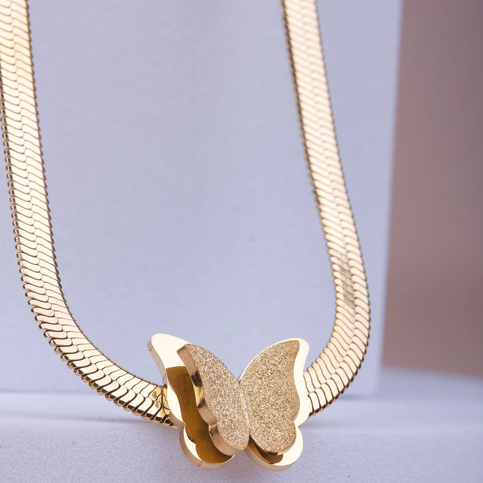 Elegant Gold Butterfly Necklace-Timeless Beauty